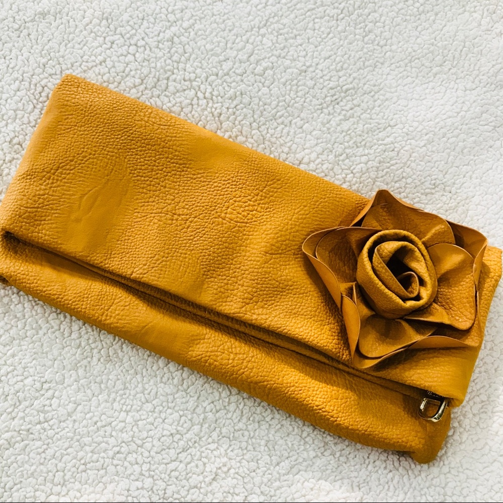 Steve Madden Clutch